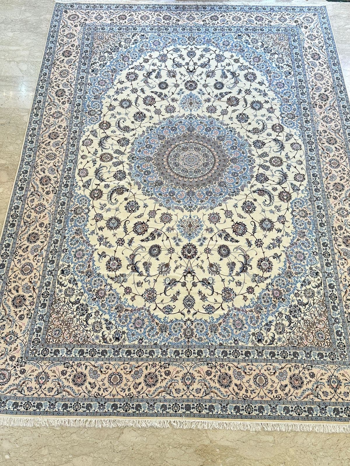 سجادة فارسية يدوية من نائين - من تصنيع حبيبيان - صوف وحرير view 3