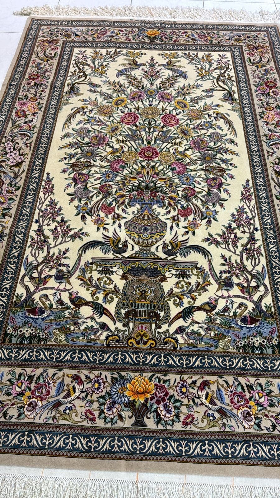 سجادة أصفهان إيمادي الفارسية اليدوية من الصوف والحرير – 2.35م × 1.50م view 2