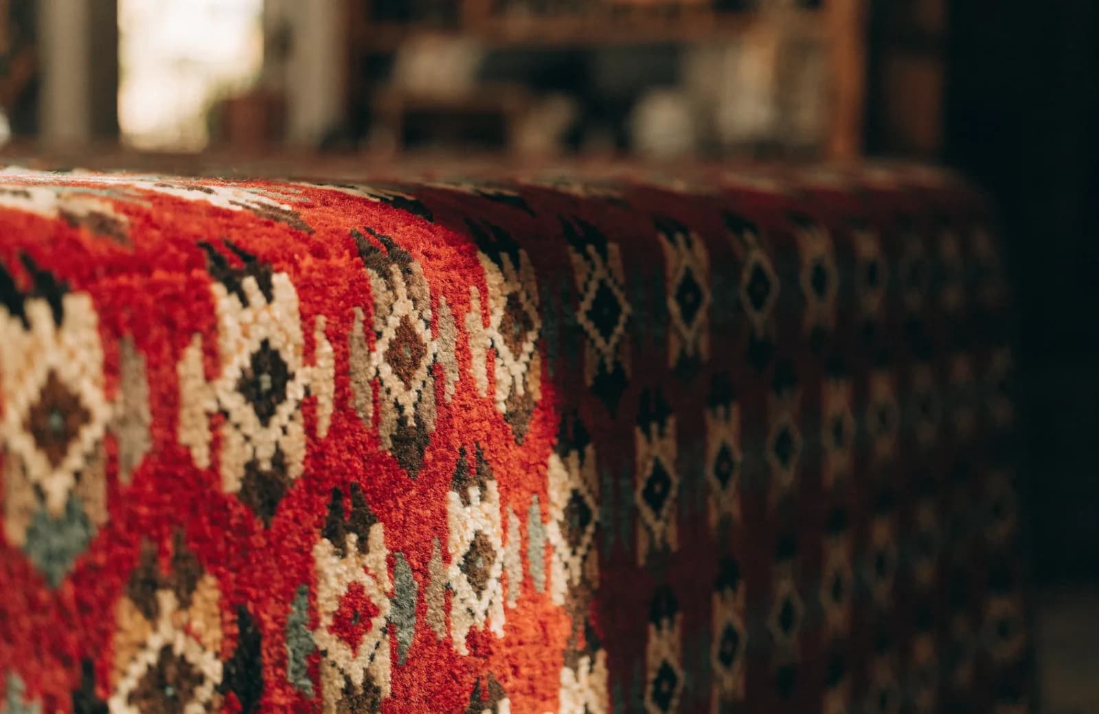 What Makes Afghan Carpets Unique: Wool, Knots & Patterns
