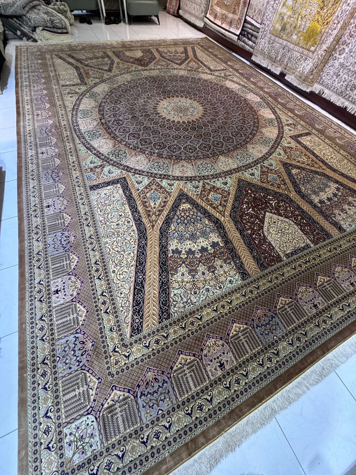 سجادة فارسية يدوية الصنع من الحرير الخالص من قم – 4m x 6m (متوفرة في الإمارات) view 6