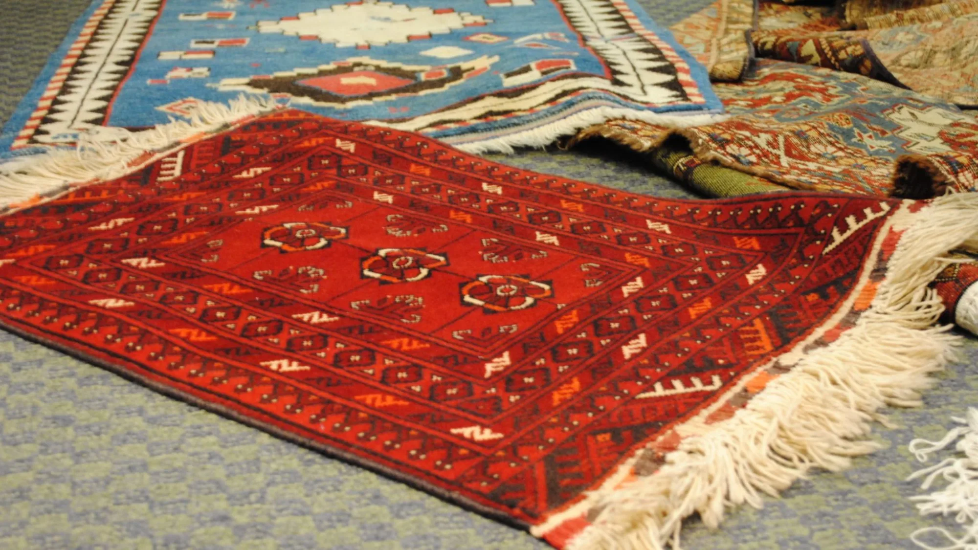 السجاد والبسط الأفغانية في Sharjah وDubai (UAE)